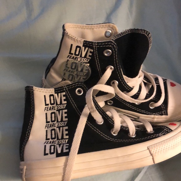 Girls Exclusive Converse - Picture 5 of 5